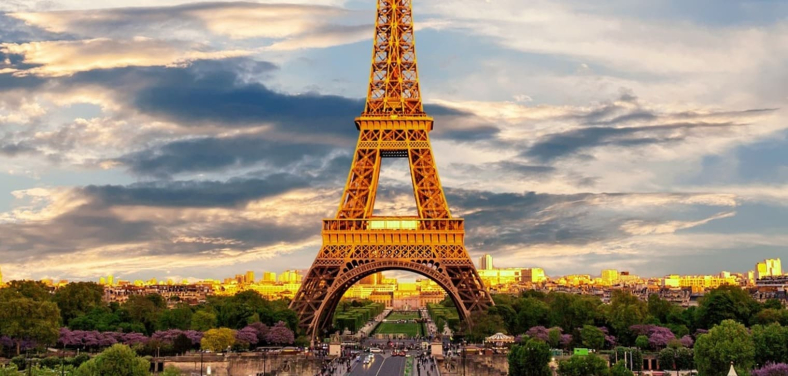 10km della Torre Eiffel