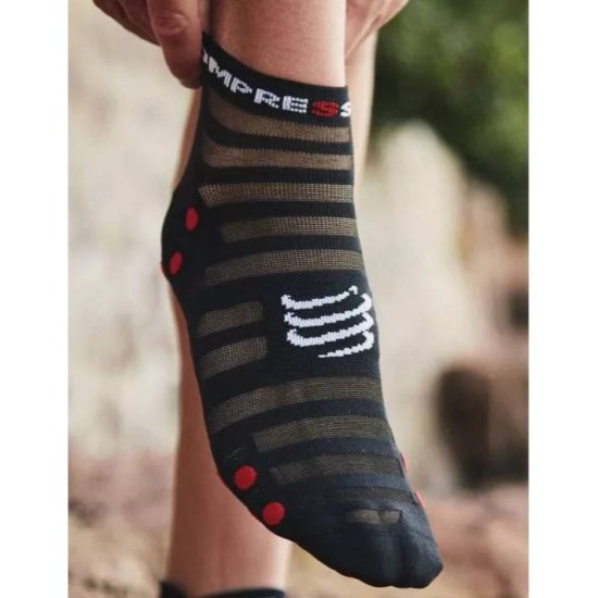 COMPRESSPORT - Chaussettes running Pro Racing Socks V4.0 Ultralight Run Low