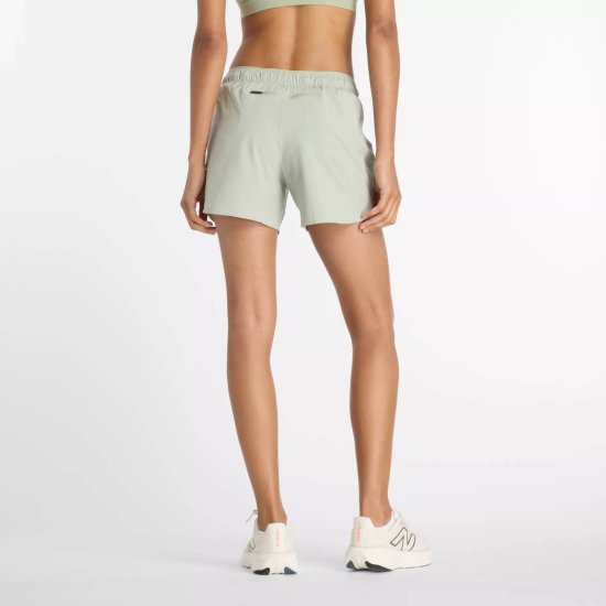 NEW BALANCE - PANTALONCINI RC 5" DONNA