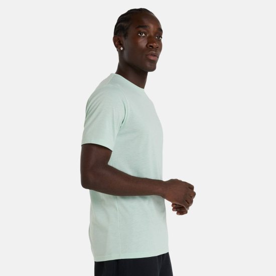 NEW BALANCE - T-Shirt Sport Essentials Heathertech uomo