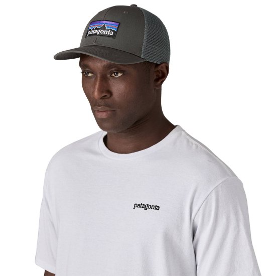 PATAGONIA - CAPPELLINO TRUCKER P-6 CON LOGO